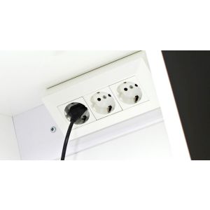 Macro Elboks til høyskap - Stikkontakt med 3 uttak 230 V 12