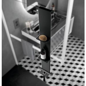 Novellini dusjhylle til dusjvegg B:12 x H:76 cm - Med nalholder og håndklekrok